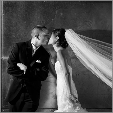 wedding portrait at Chicago riverwalk